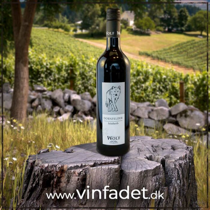 Weingut Wolf - Dornfelder 2023, halvtør